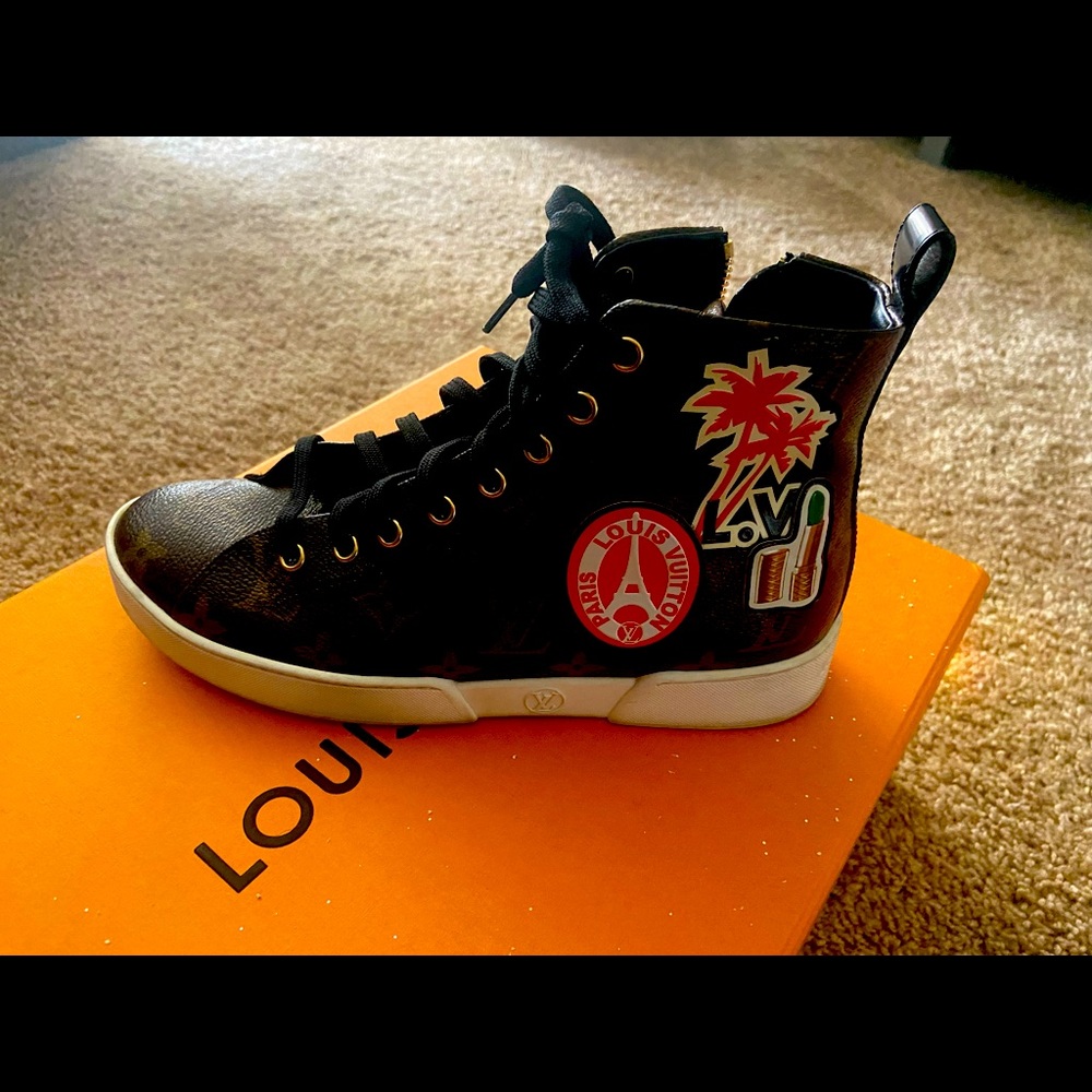 Louis Vutton Sneakers Size 6